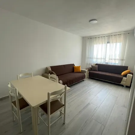 Apartment B&e *